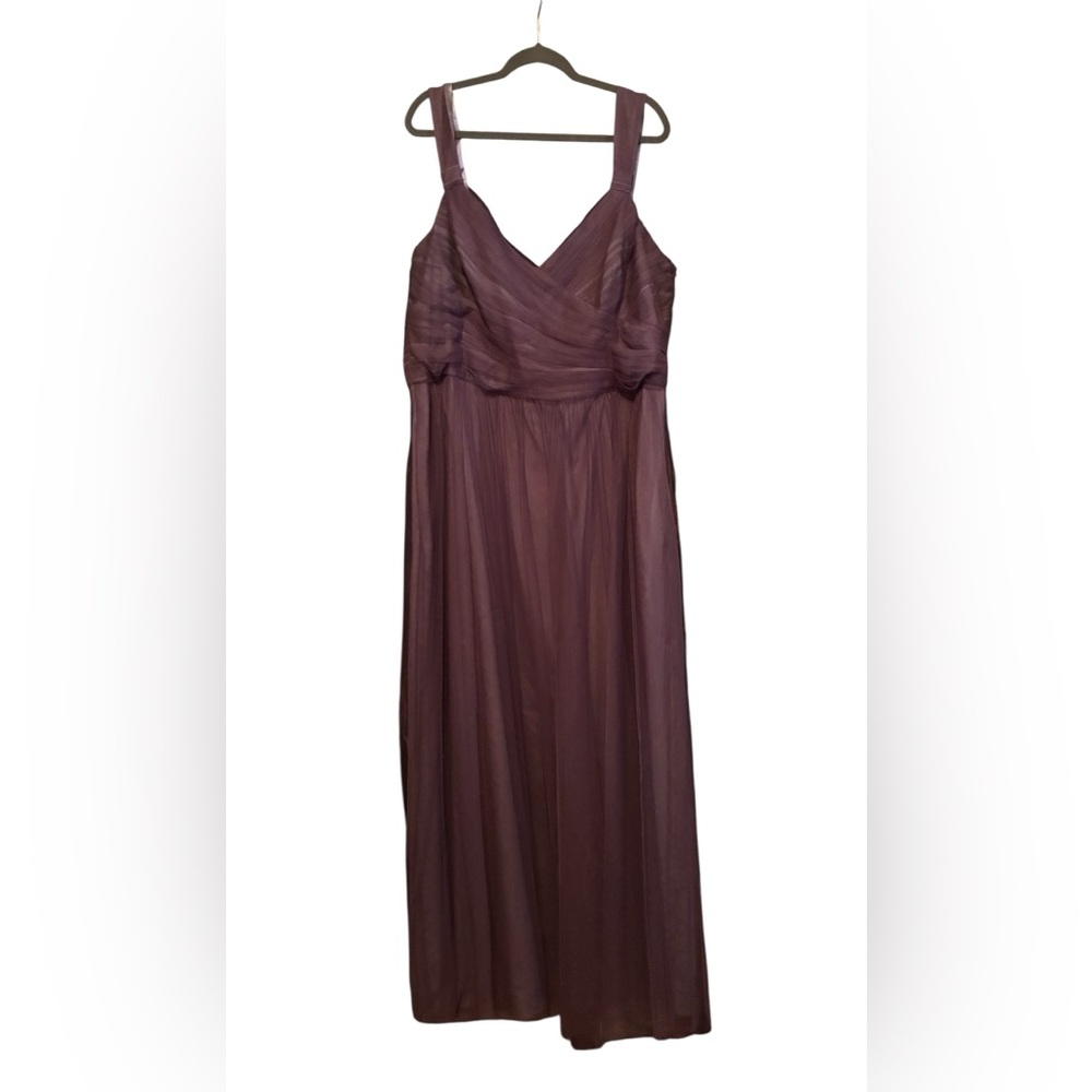 NWT DAVID TUTERA FOR GATHER AND GOWN TULLE BRIDESMAIDS DRESS IN PLUM SIZE 24